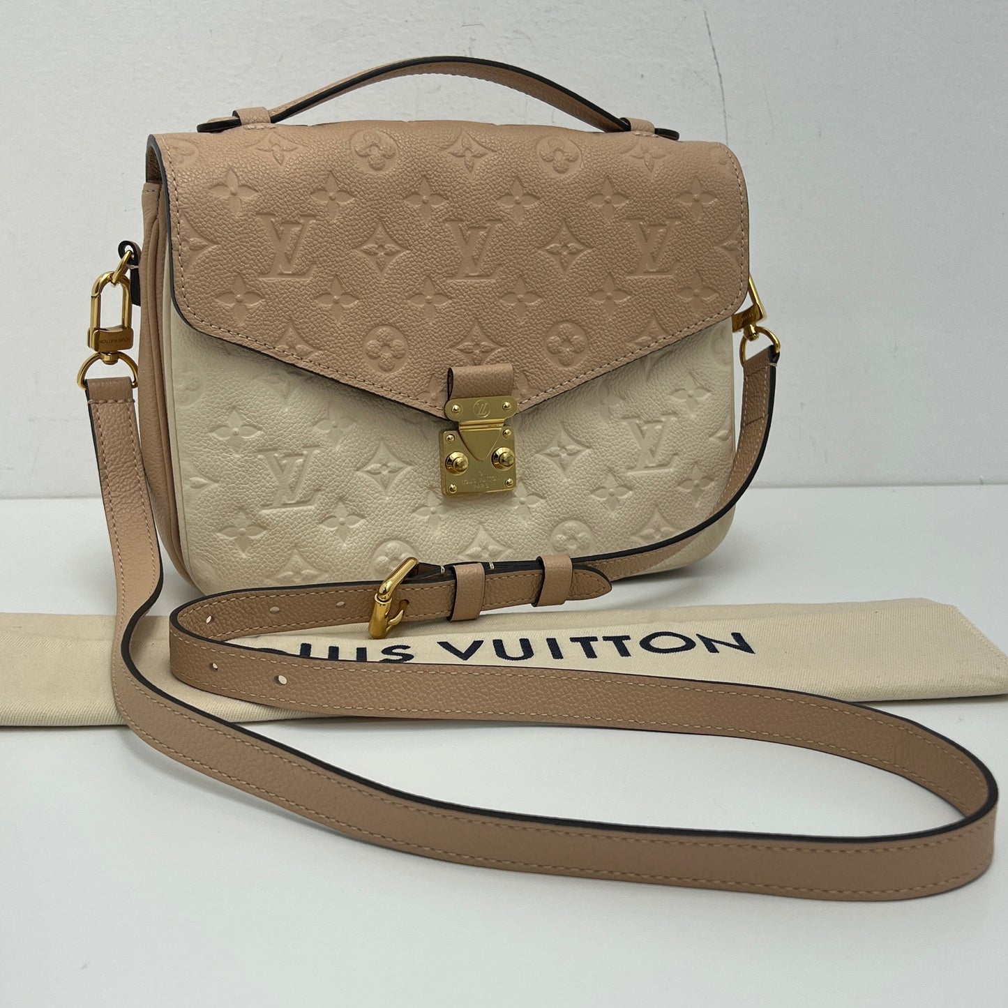 Louis Vuitton Pochette Métis Empreinte Leather