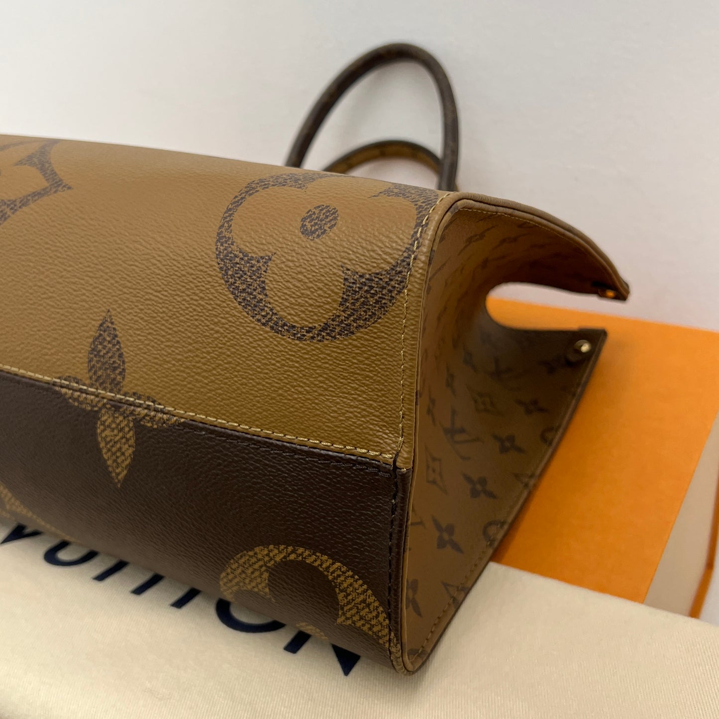 Louis Vuitton On the Go MM Monogram Reverse with Box & Dust Bag