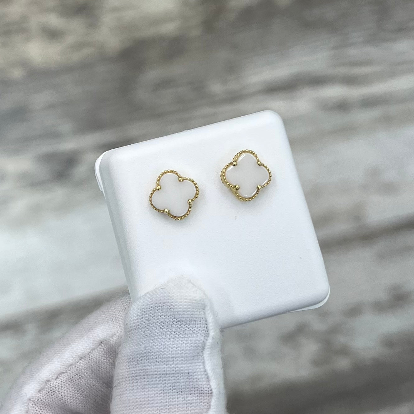 14k Gold Clover Stud Earrings