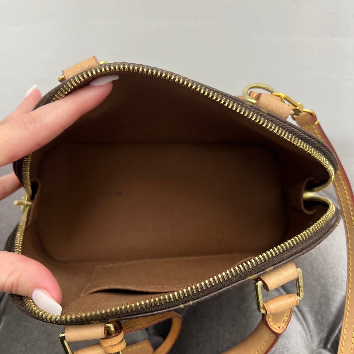 Louis Vuitton Alma BB Monogram
