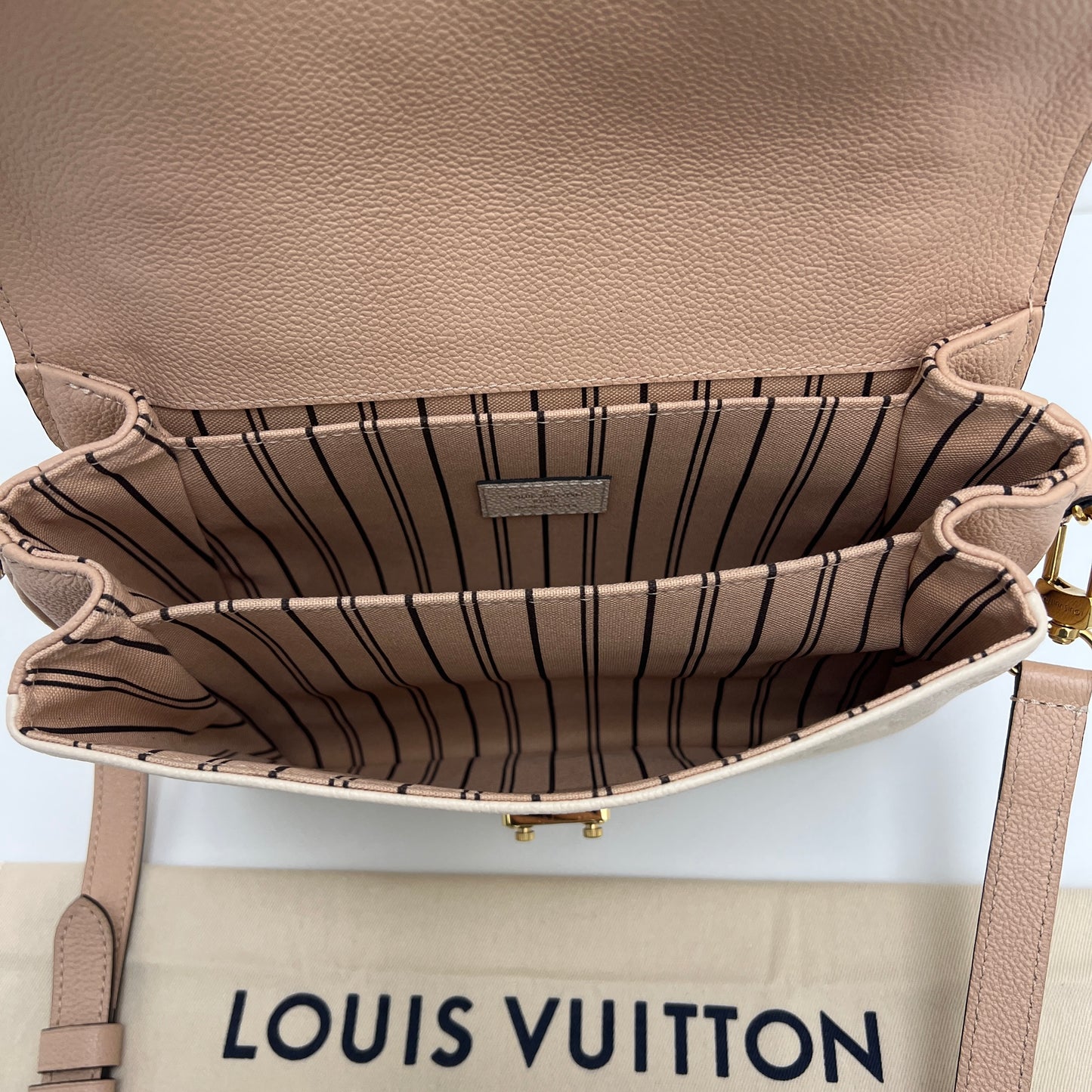 Louis Vuitton Pochette Métis Empreinte Leather
