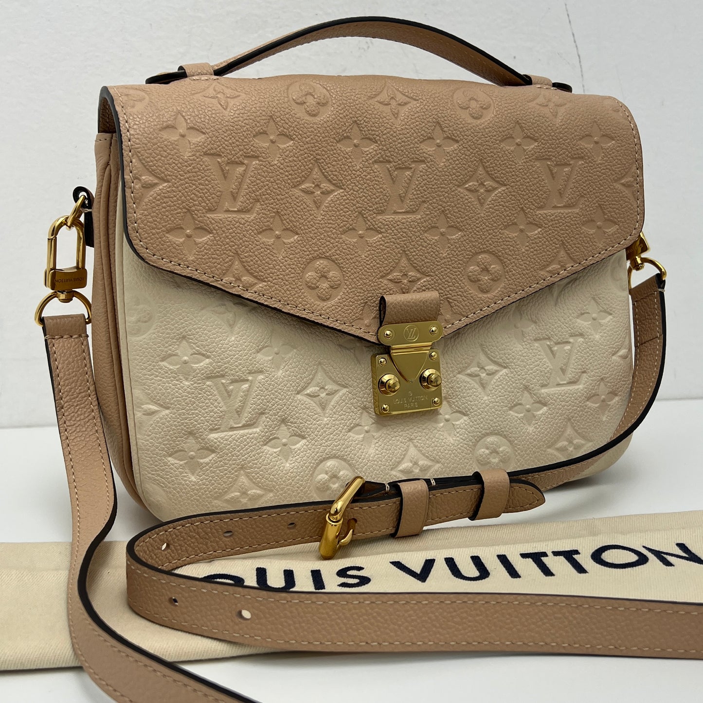 Louis Vuitton Pochette Métis Empreinte Leather