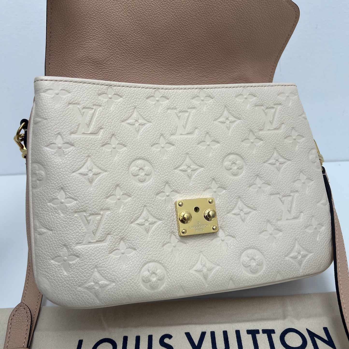 Louis Vuitton Pochette Métis Empreinte Leather