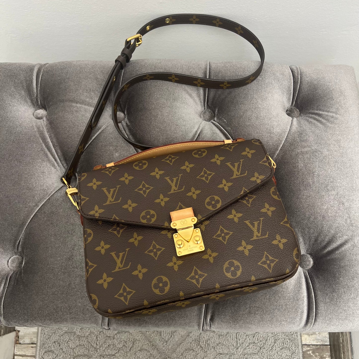 Louis Vuitton Pochette Métis Monogram