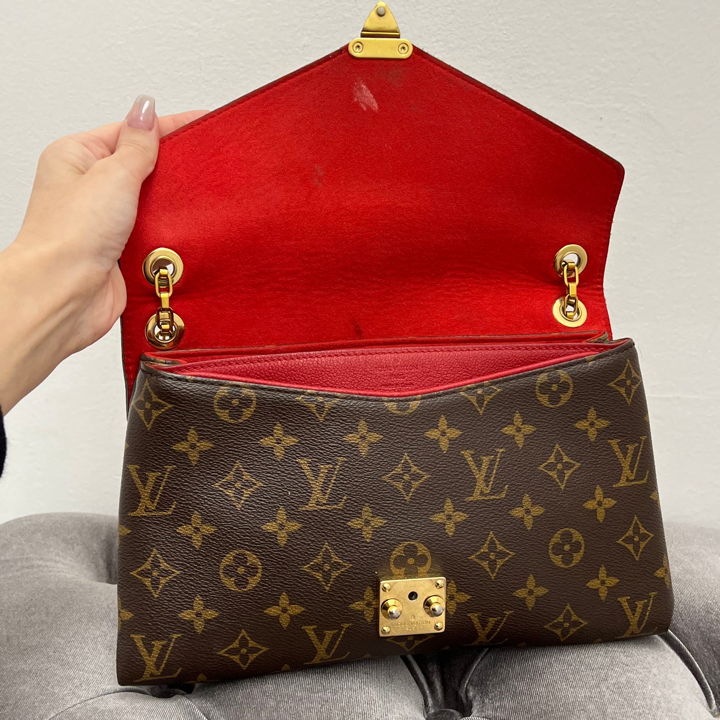 Louis Vuitton Pallas Chain Shoulder Bag Monogram Red