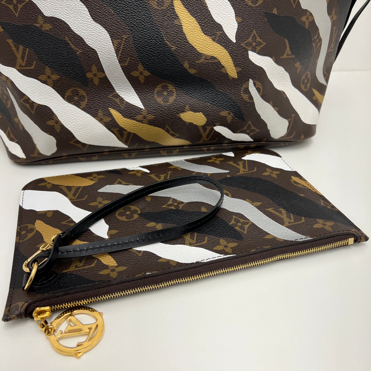 Louis Vuitton x League of Legends Limited Edition Neverfull MM with Pouch