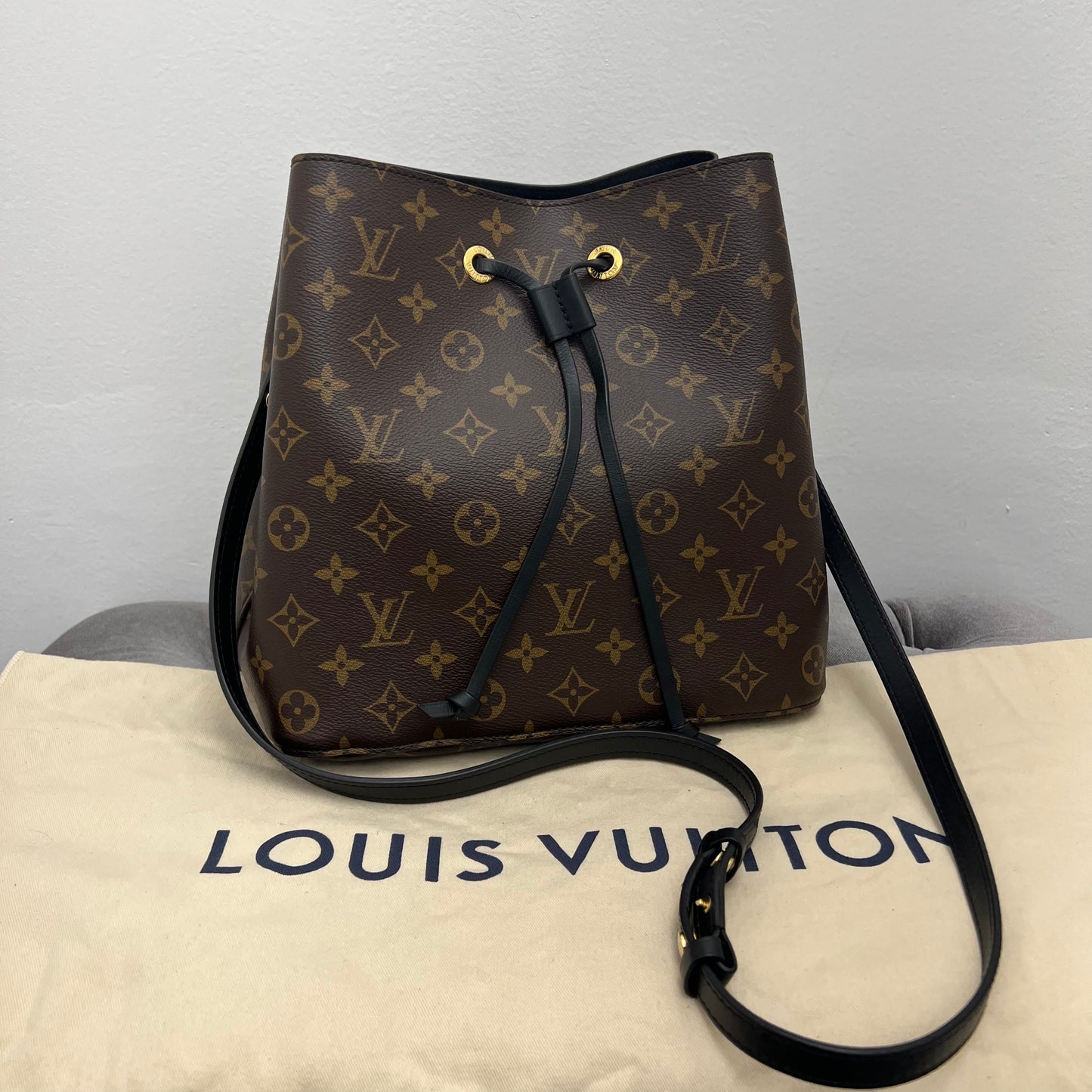 Louis Vuitton Monogram Neonoe MM, Monogram Black