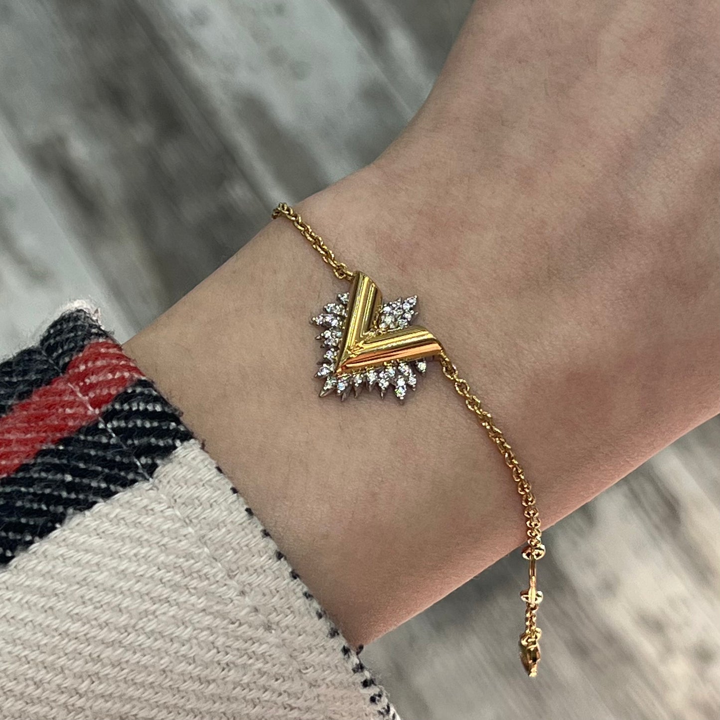Louis Vuitton Glory V Bracelet with Box & Dustbag