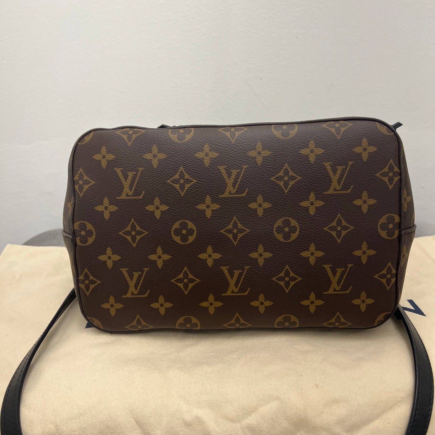 Louis Vuitton Monogram Neonoe MM, Monogram Black