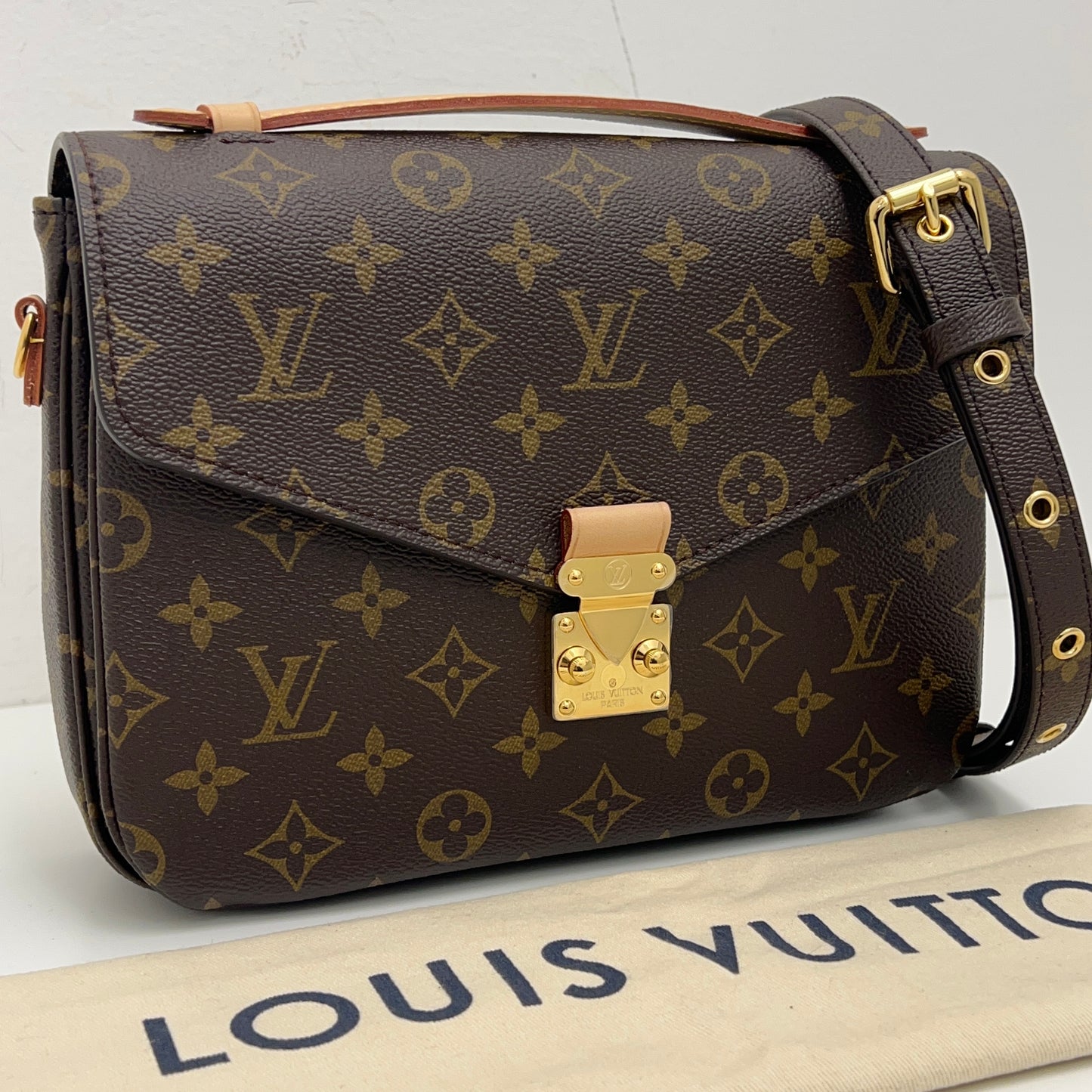 Louis Vuitton Pochette Métis Monogram