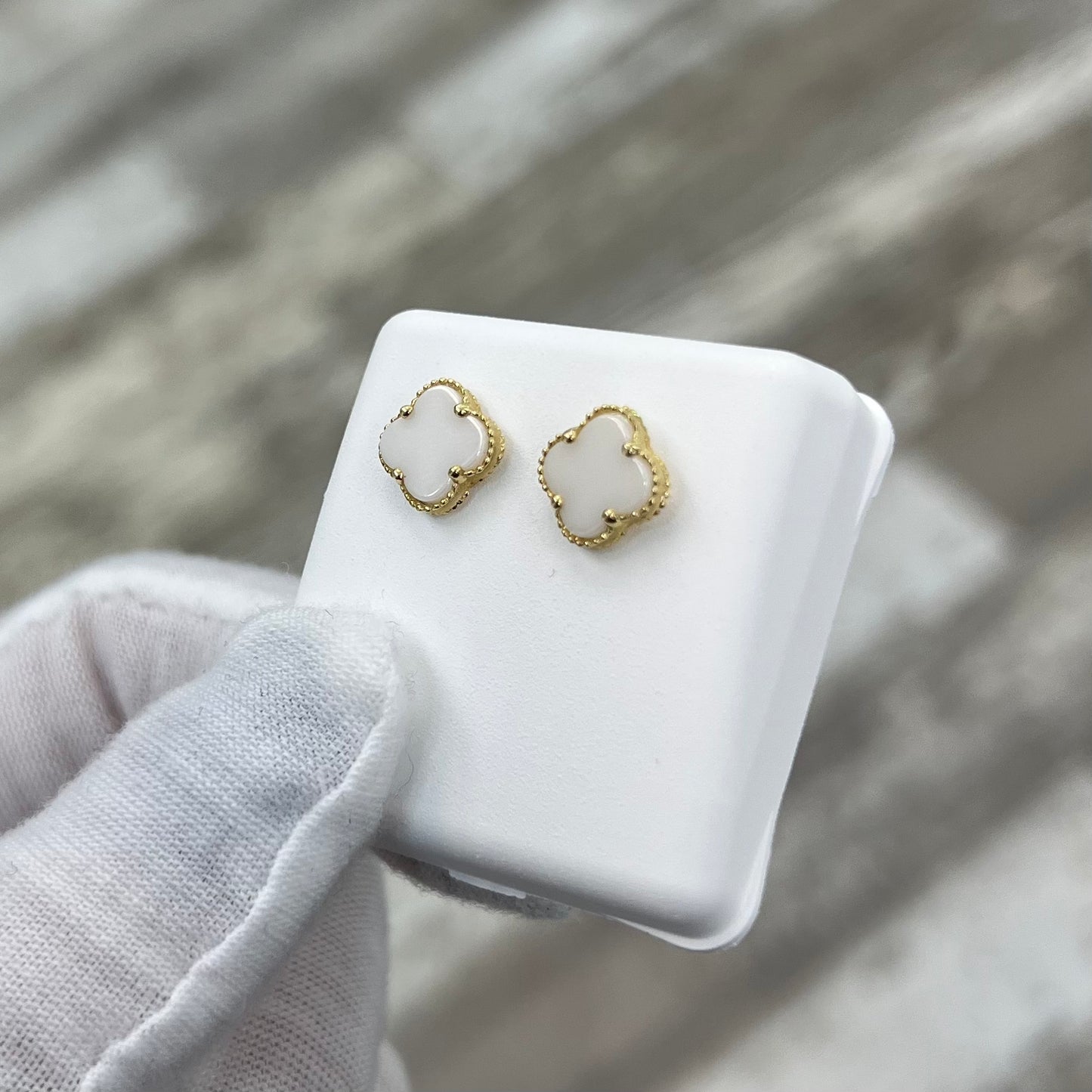 14k Gold Clover Stud Earrings