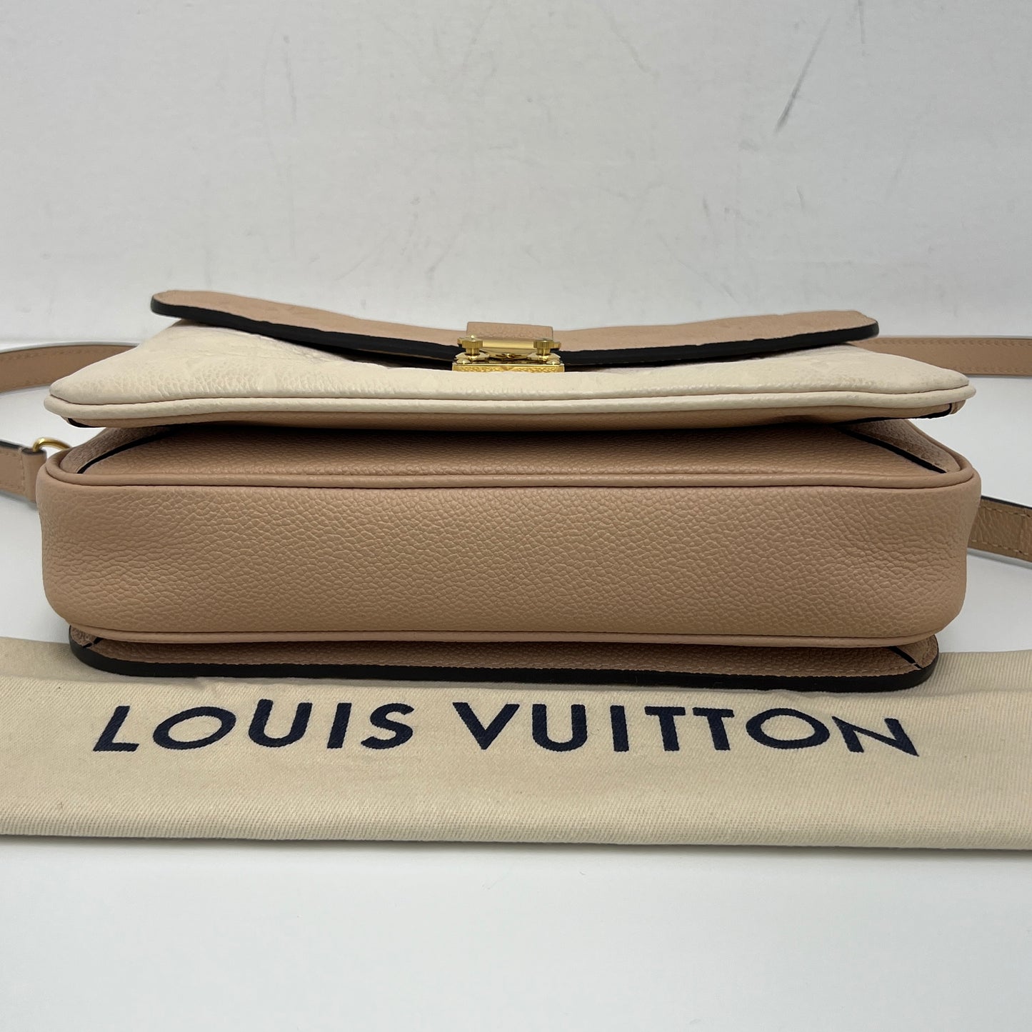 Louis Vuitton Pochette Métis Empreinte Leather