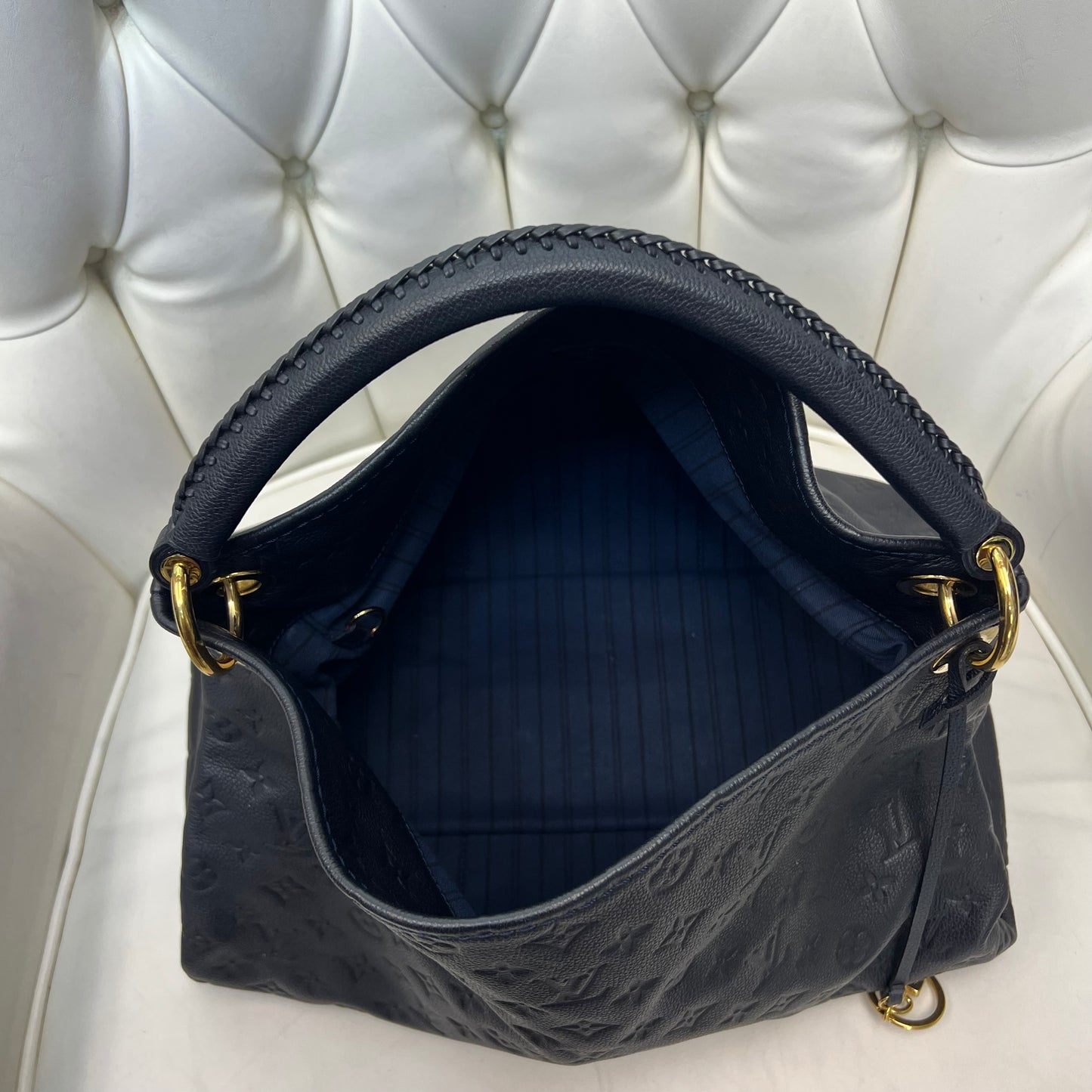 Louis Vuitton Bleu Infini Empreinte Leather Artsy MM