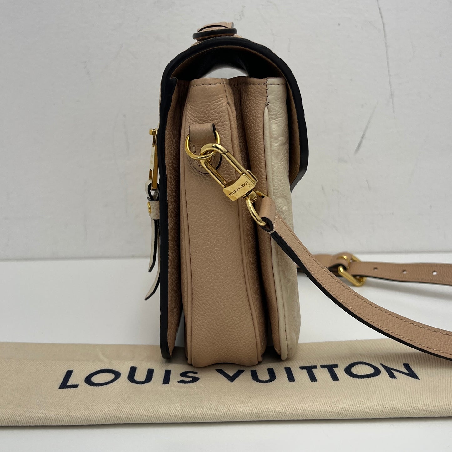 Louis Vuitton Pochette Métis Empreinte Leather