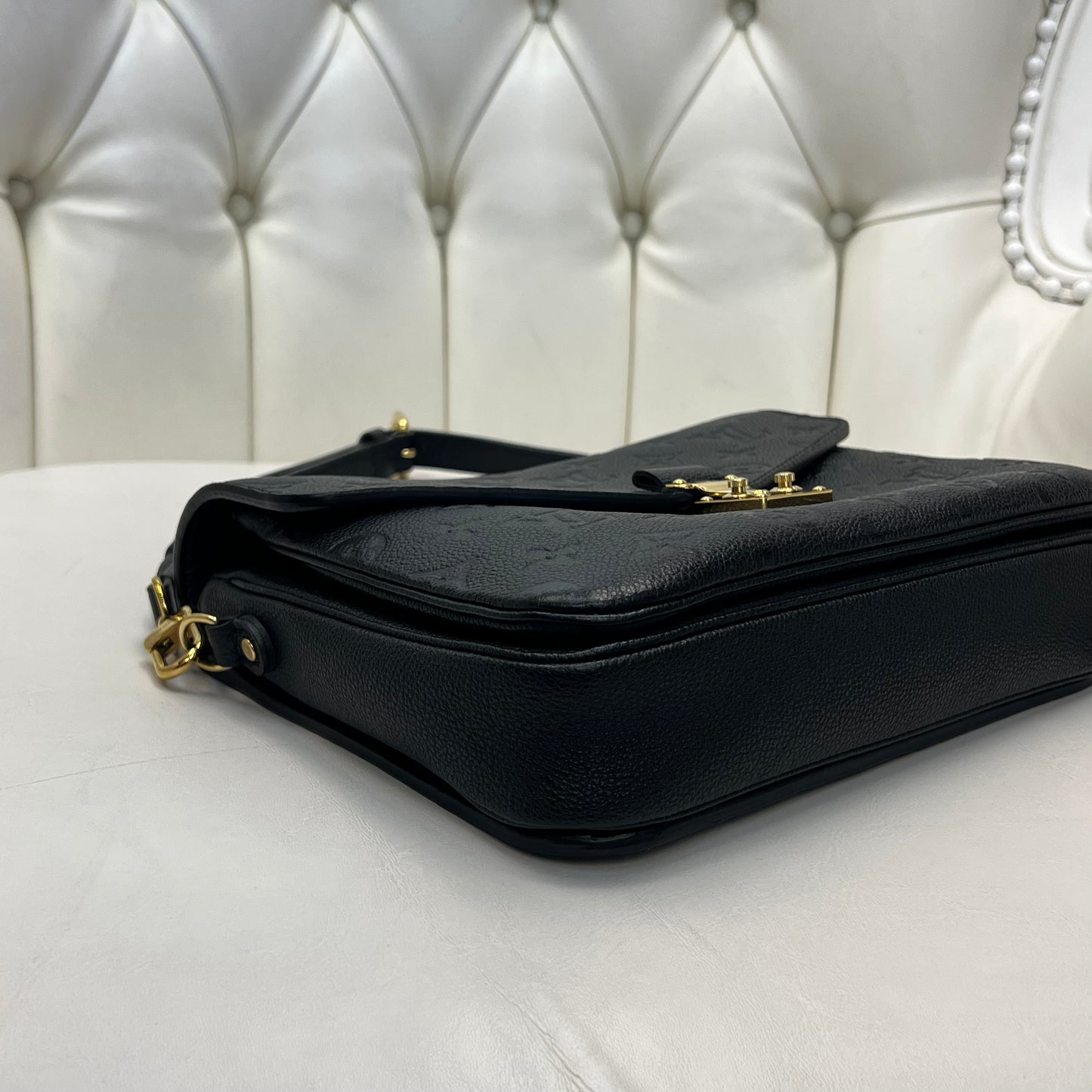Louis Vuitton Pochette Métis Black Empreinte Leather