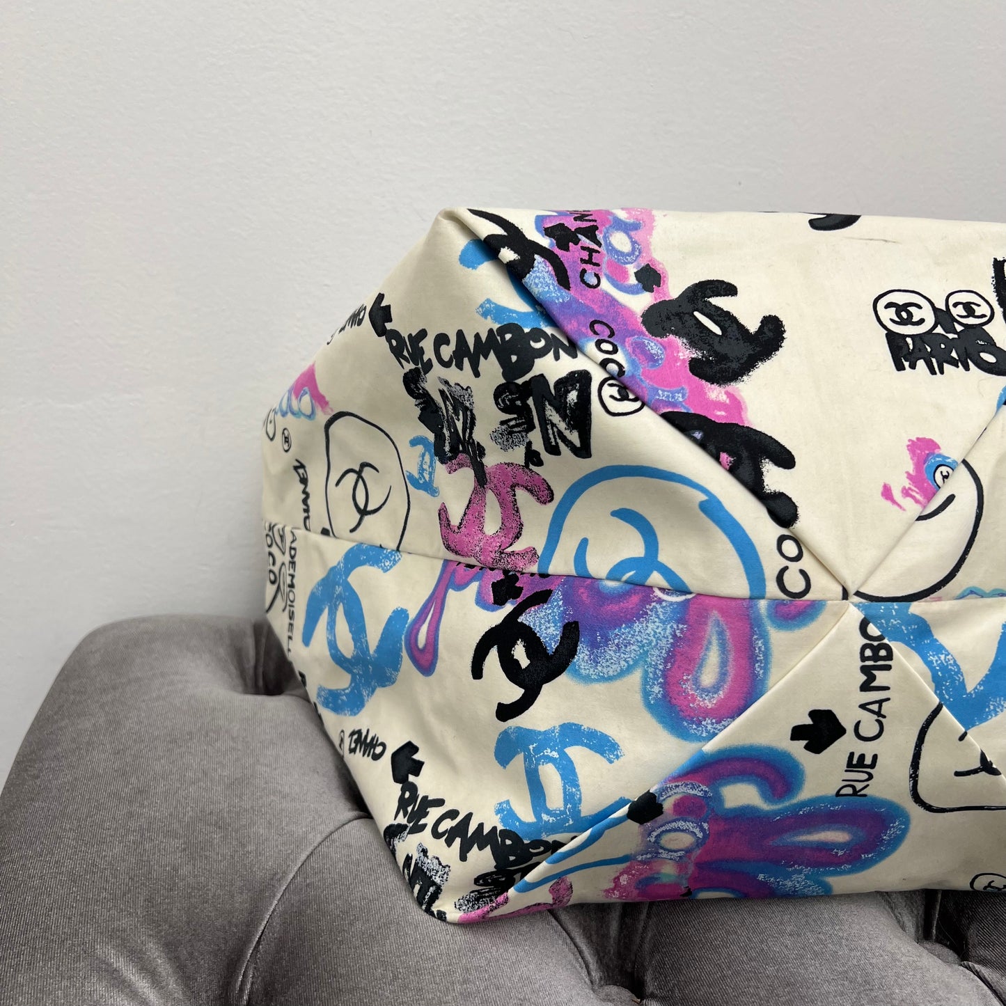 Chanel CC Graffiti Cruise 2007 Hobo