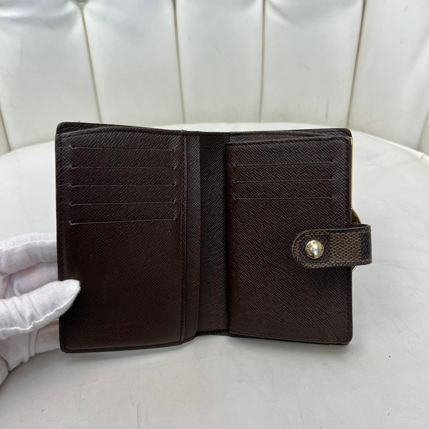 Louis Vuitton Kiss Lock Compact Wallet Damier Ebene