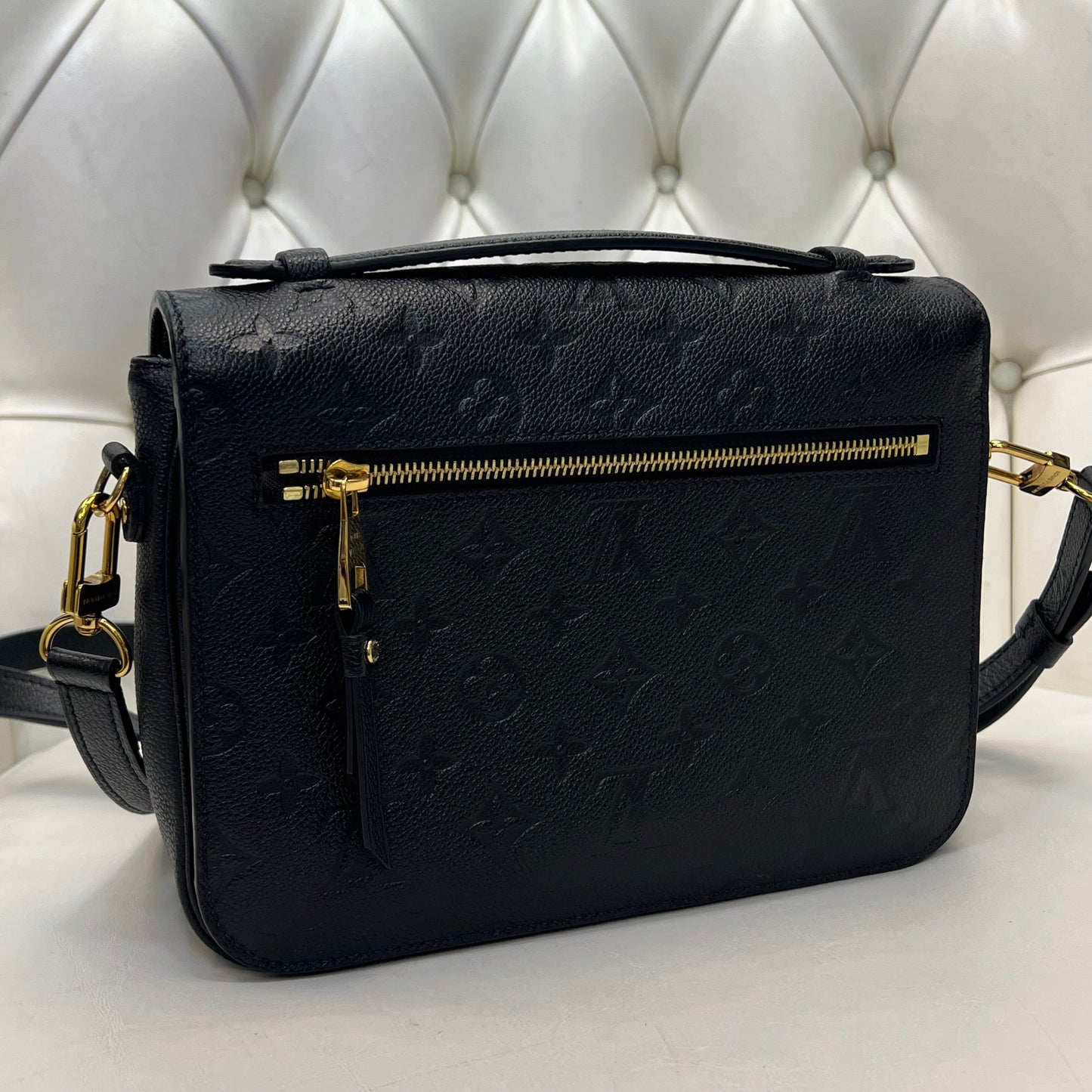 Louis Vuitton Pochette Métis Black Empreinte Leather
