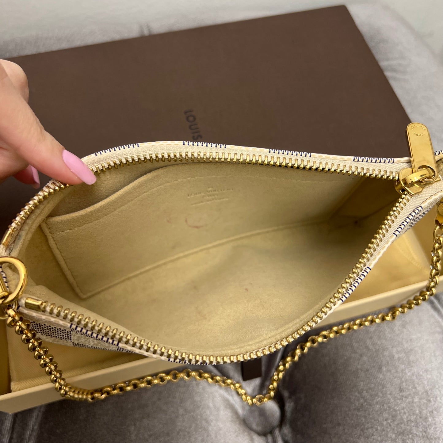 Louis Vuitton Pochette Milla MM Damier Azur