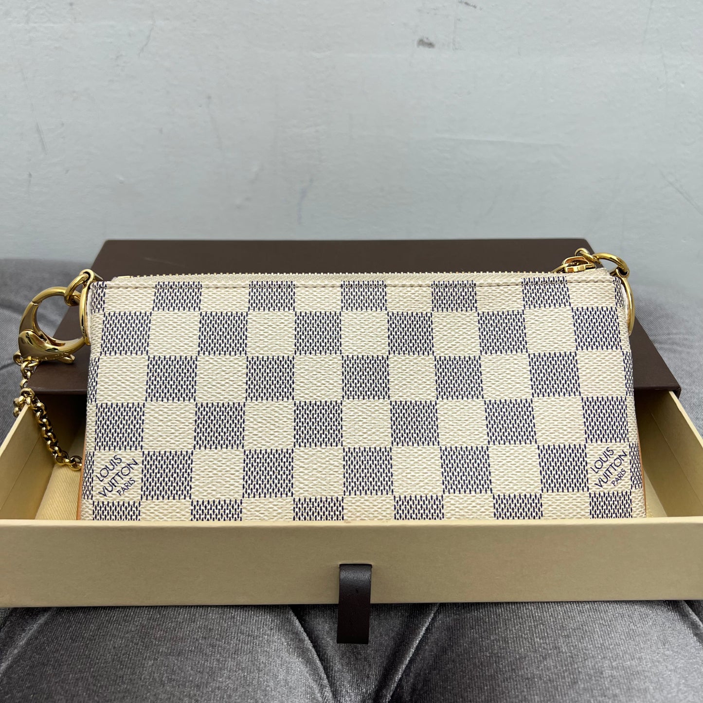 Louis Vuitton Pochette Milla MM Damier Azur