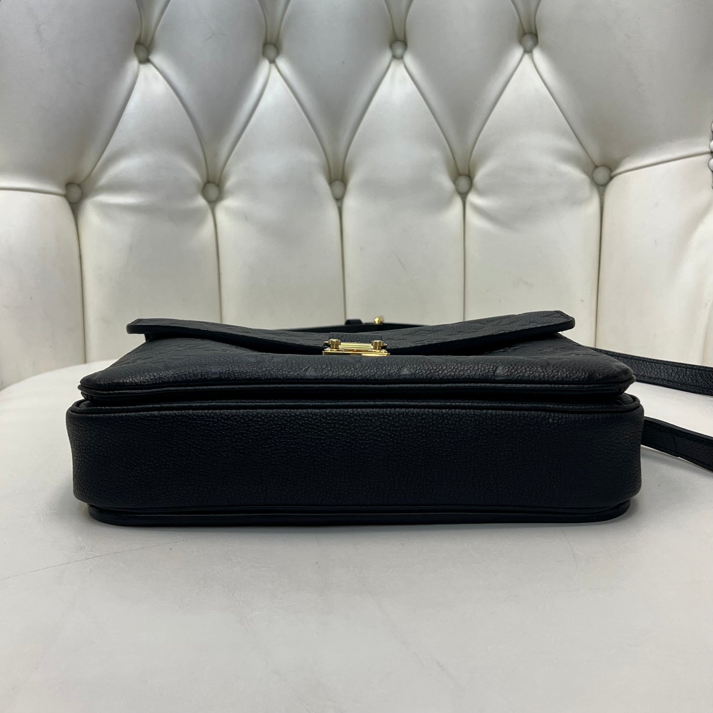 Louis Vuitton Pochette Métis Black Empreinte Leather