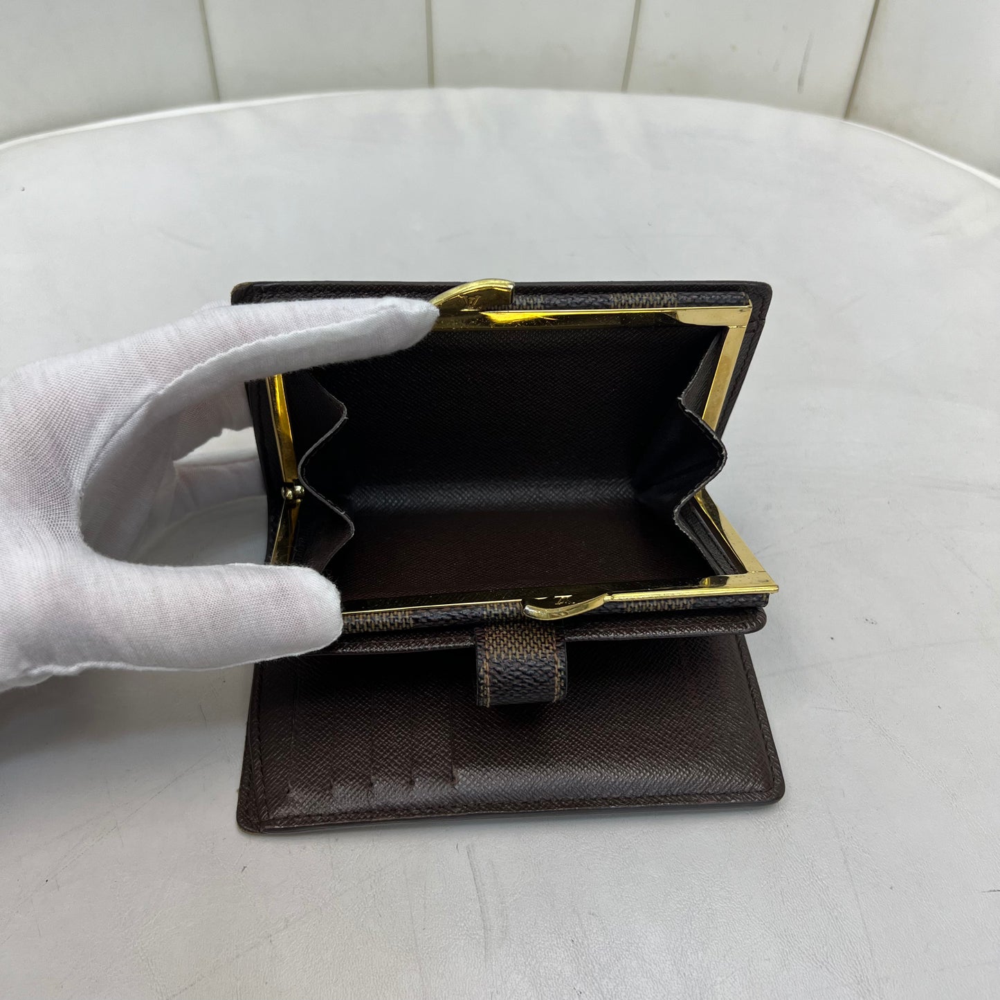 Louis Vuitton Kiss Lock Compact Wallet Damier Ebene