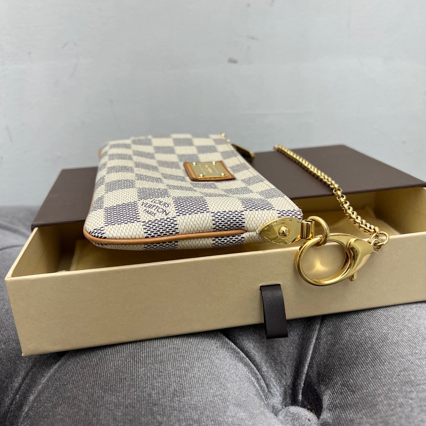 Louis Vuitton Pochette Milla MM Damier Azur