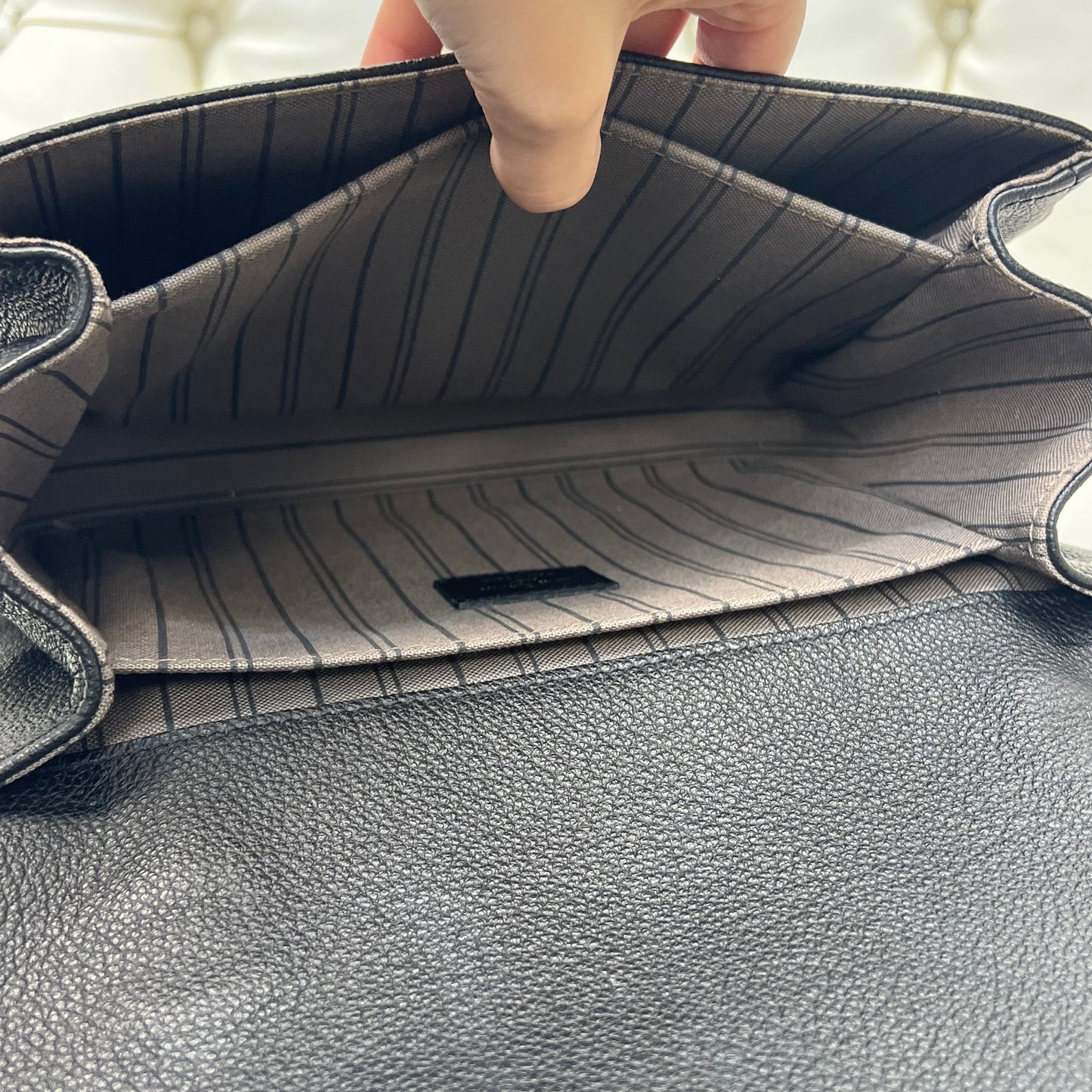Louis Vuitton Pochette Métis Black Empreinte Leather