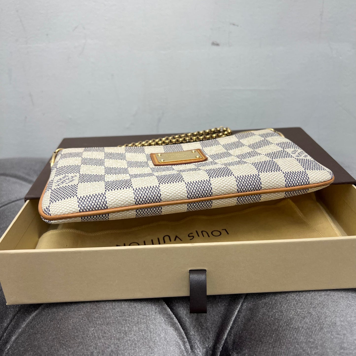Louis Vuitton Pochette Milla MM Damier Azur
