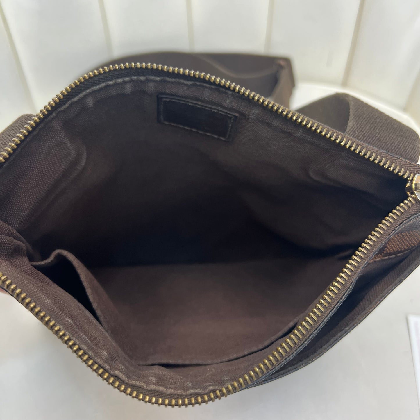 Louis Vuitton Brooklyn Pochette Plate Damier Ebene