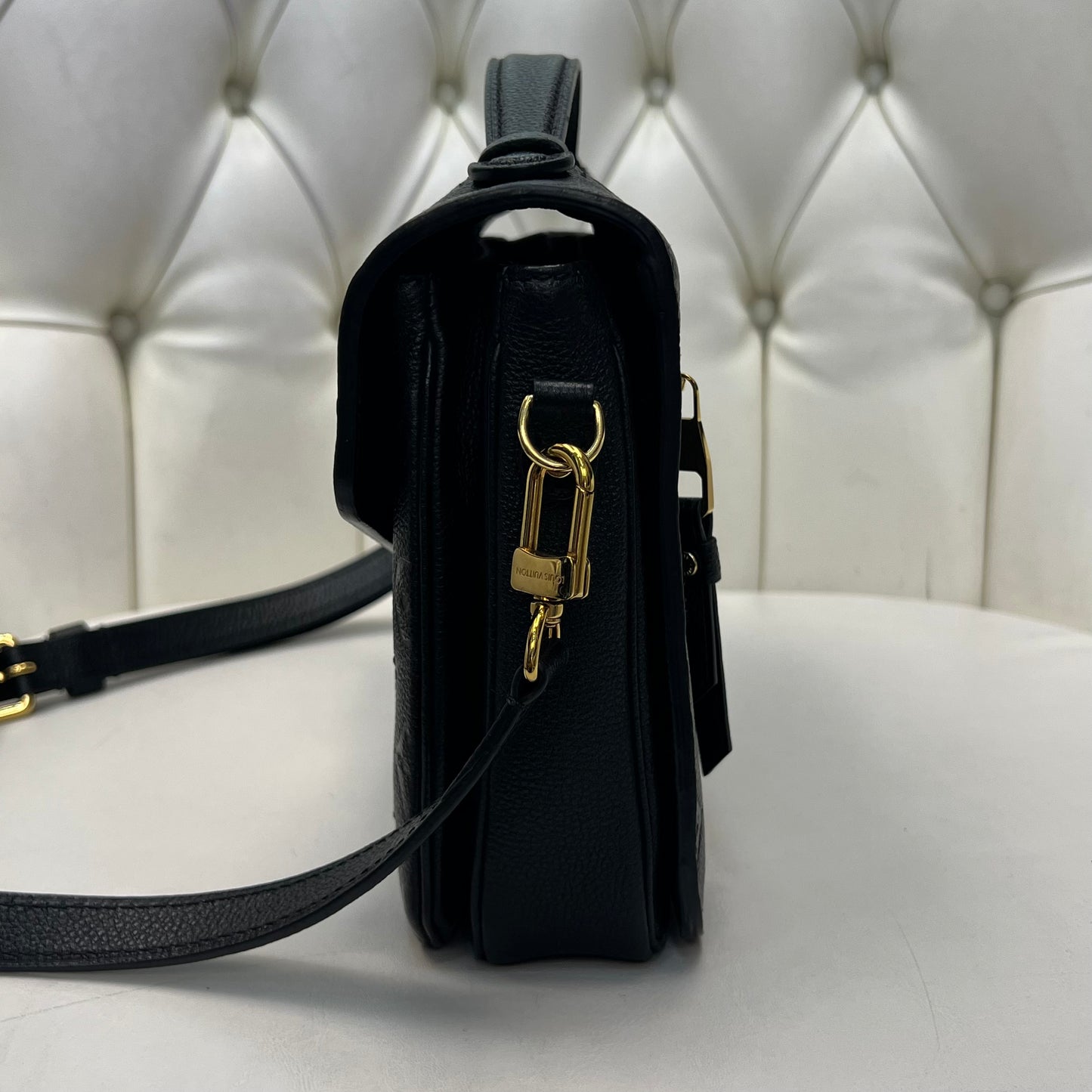 Louis Vuitton Pochette Métis Black Empreinte Leather