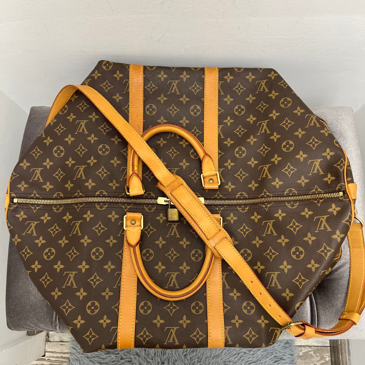 Louis Vuitton Keepall 55 Bandouliere Monogram Duffle Bag