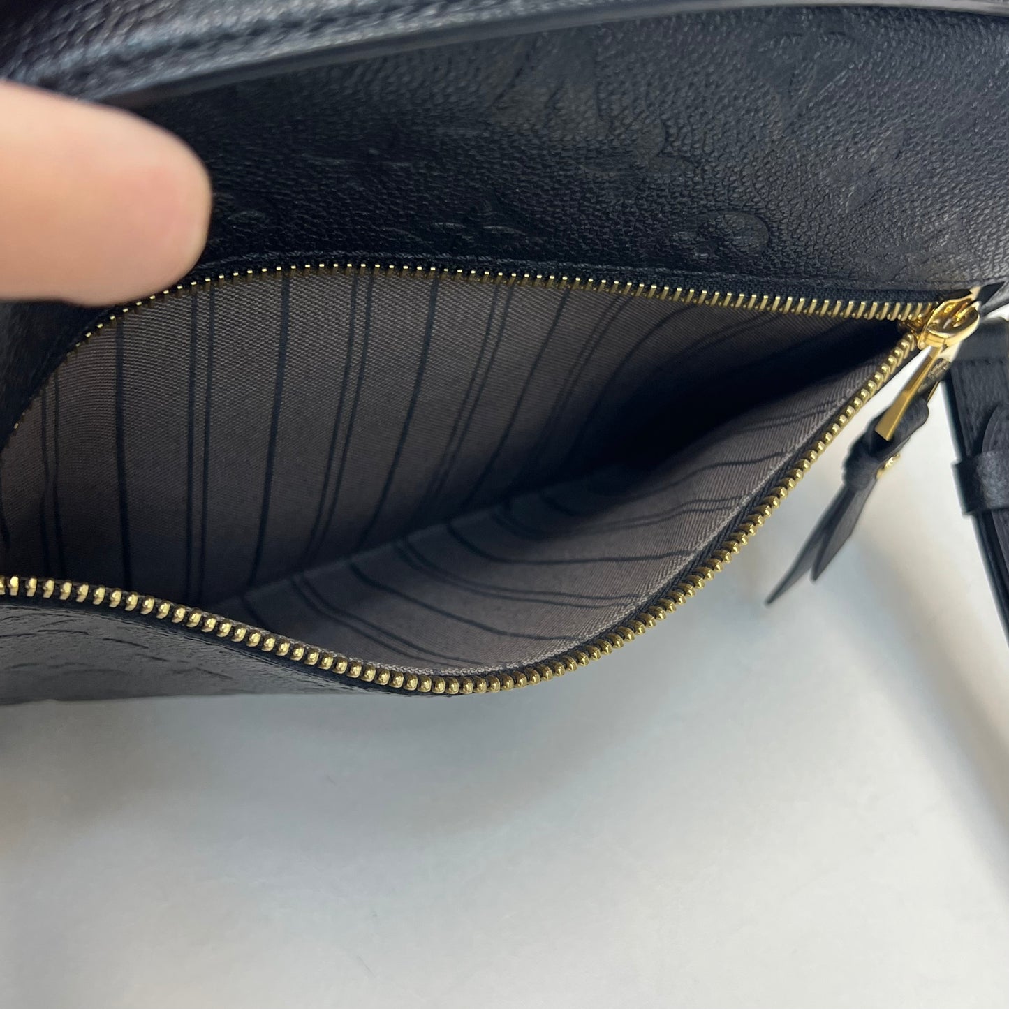 Louis Vuitton Pochette Métis Black Empreinte Leather
