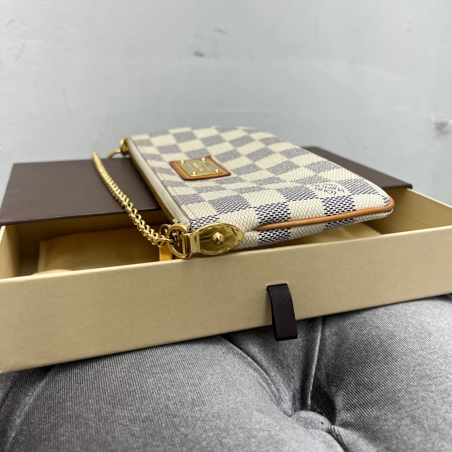 Louis Vuitton Pochette Milla MM Damier Azur
