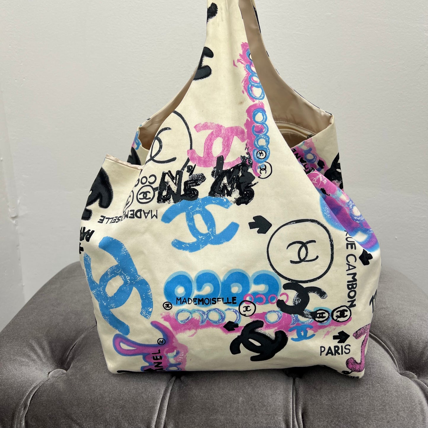 Chanel CC Graffiti Cruise 2007 Hobo