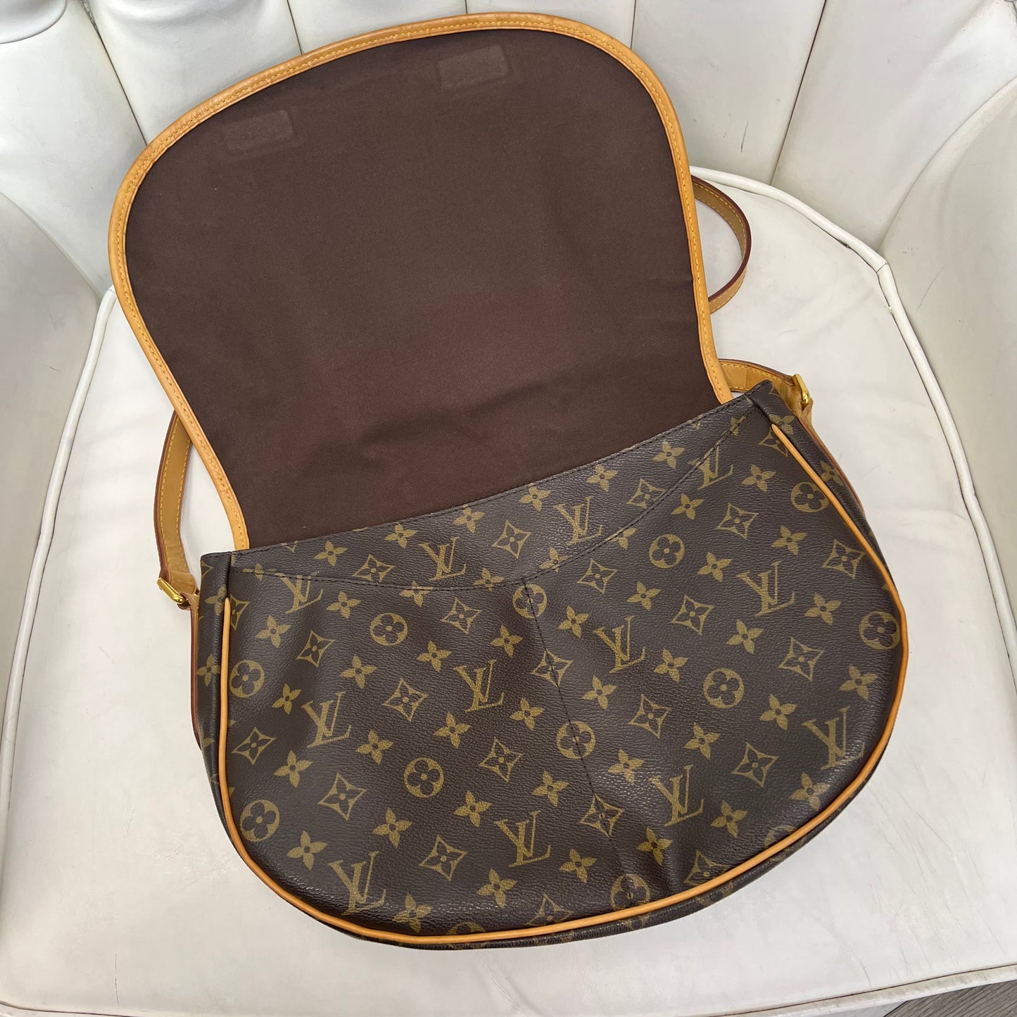 Louis Vuitton Menilmontant MM