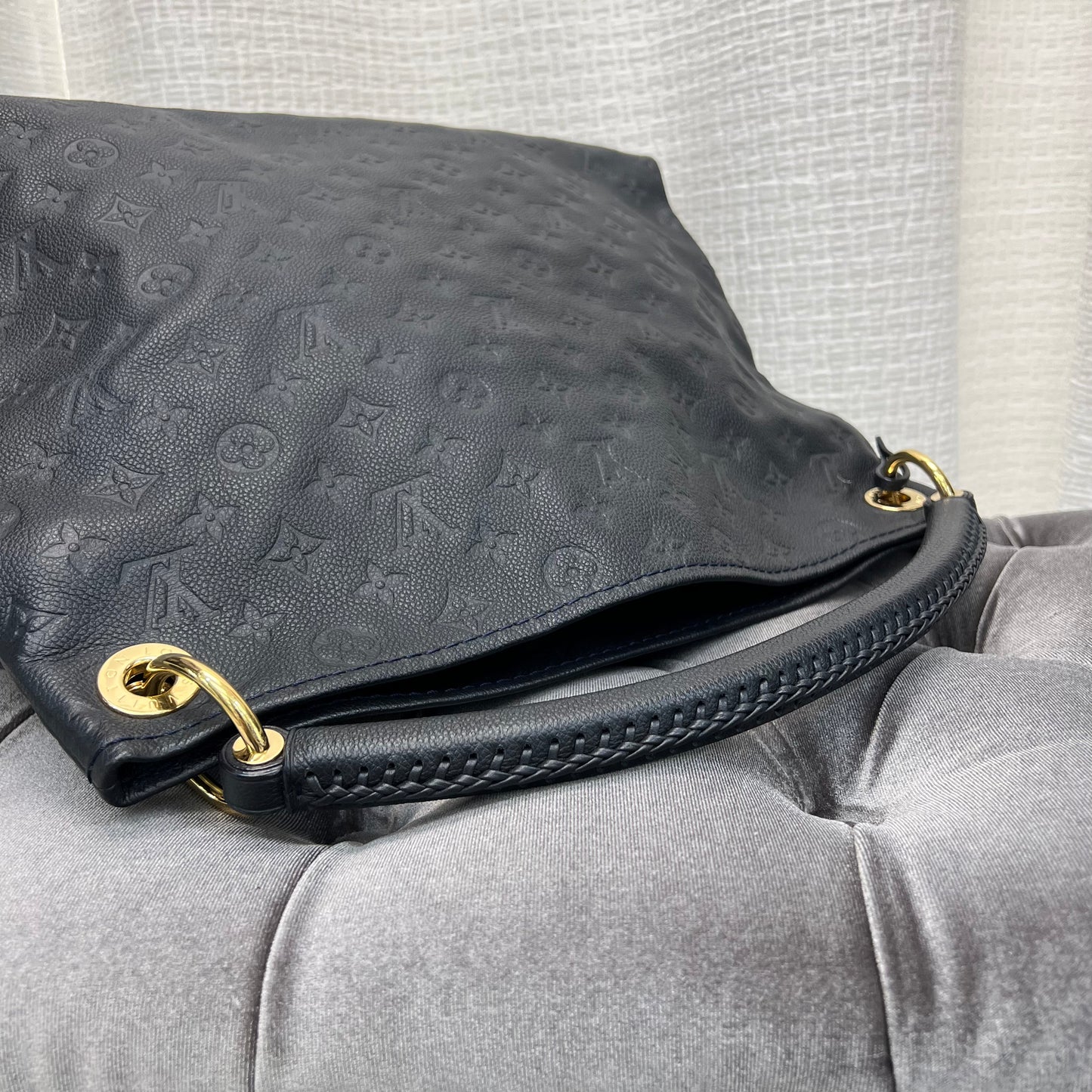 Louis Vuitton Bleu Infini Empreinte Leather Artsy MM