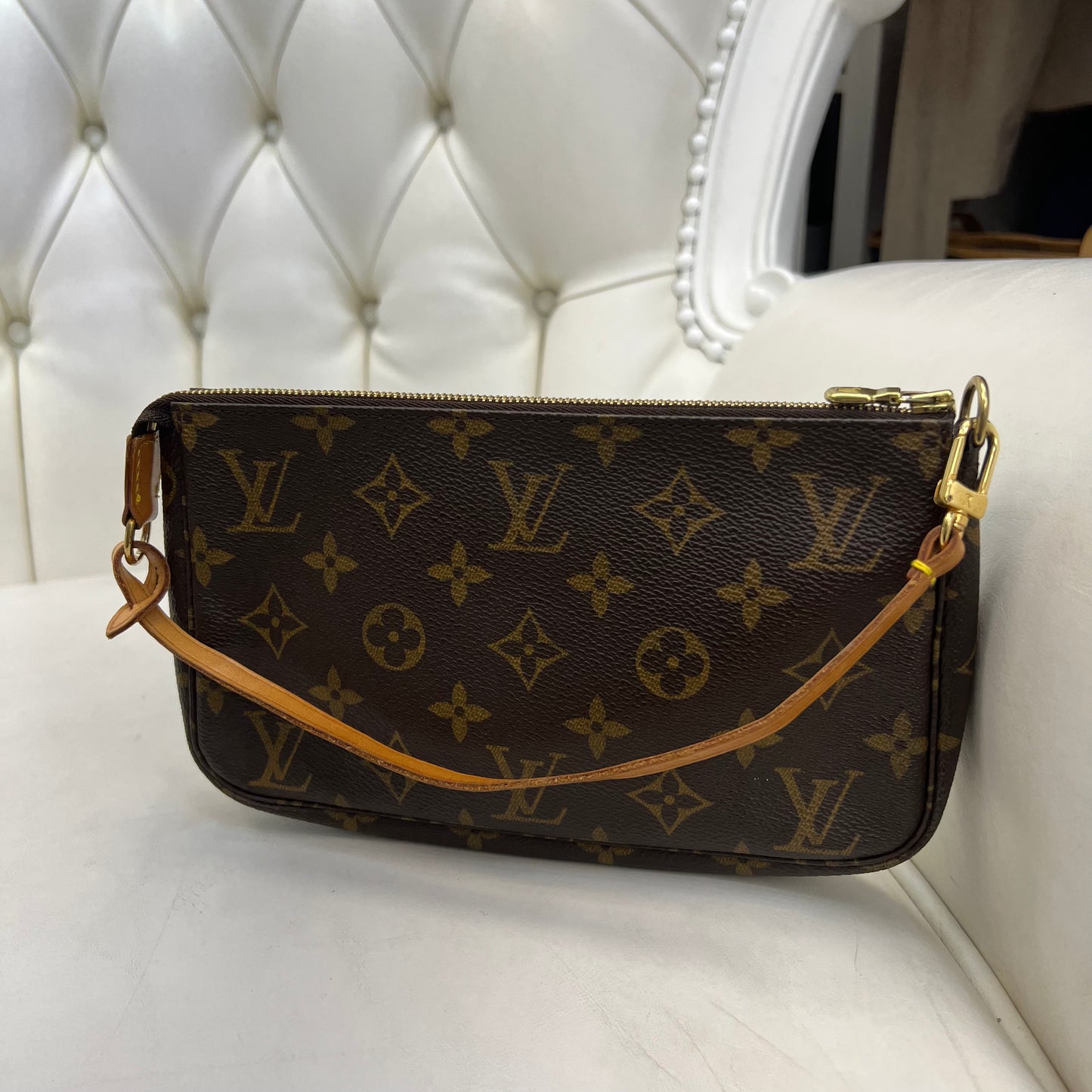 Louis Vuitton Pochette Monogram