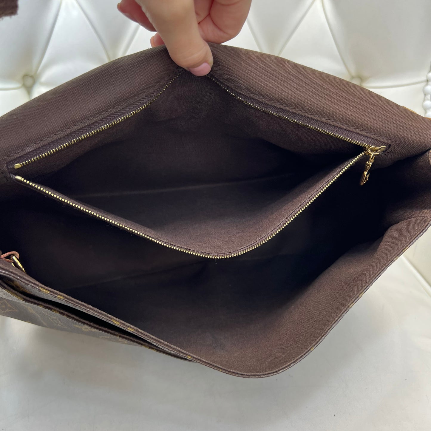 Louis Vuitton Menilmontant MM