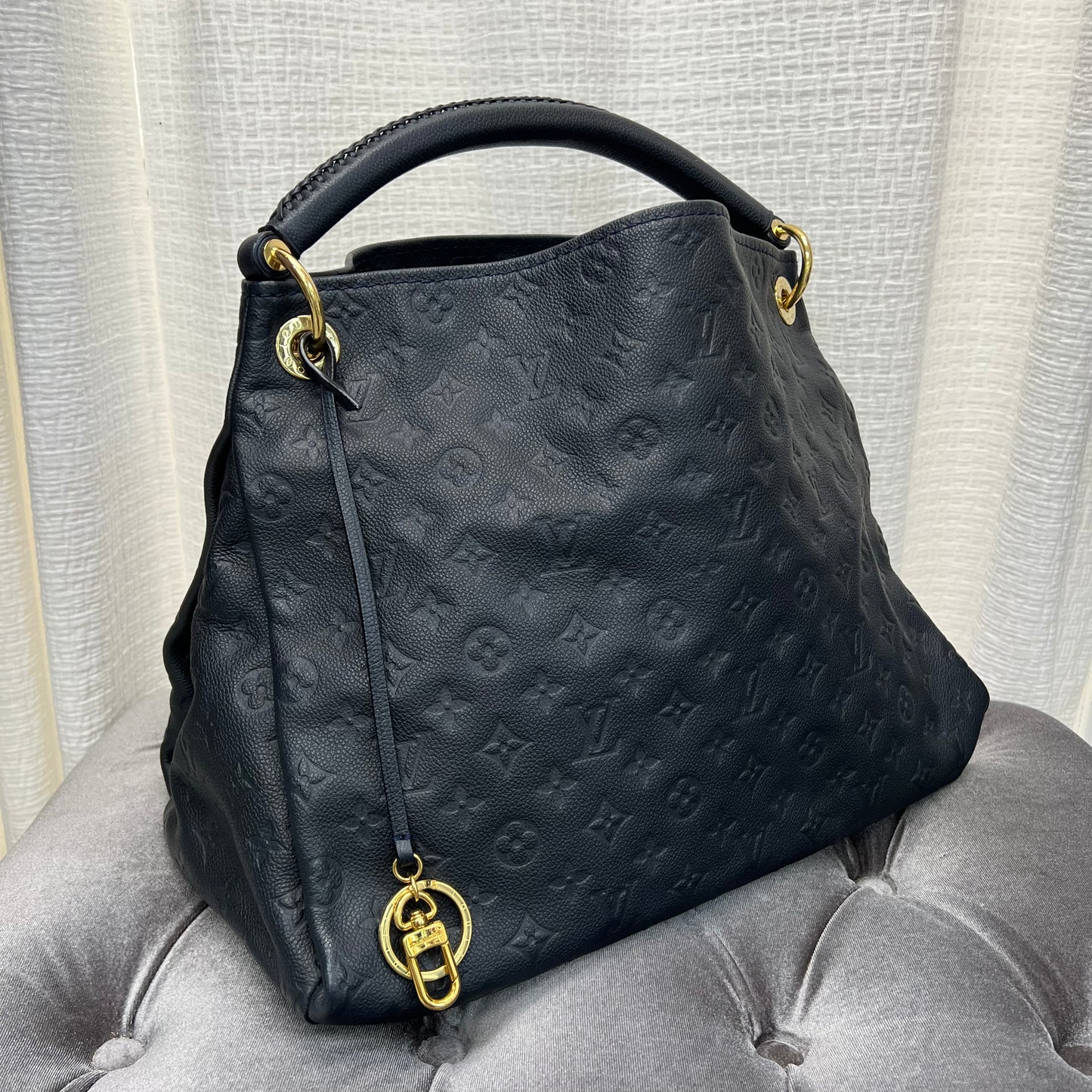 Louis Vuitton Bleu Infini Empreinte Leather Artsy MM