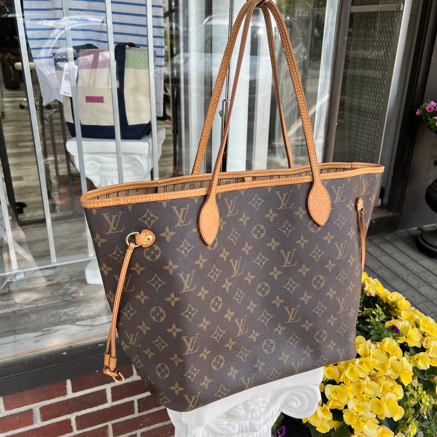 Louis Vuitton Neverfull MM Monogram, Tan