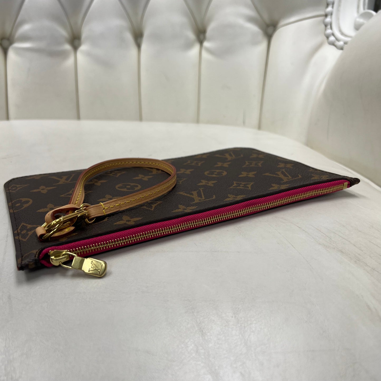 Louis Vuitton Neverfull Pouch Monogram Fuschia