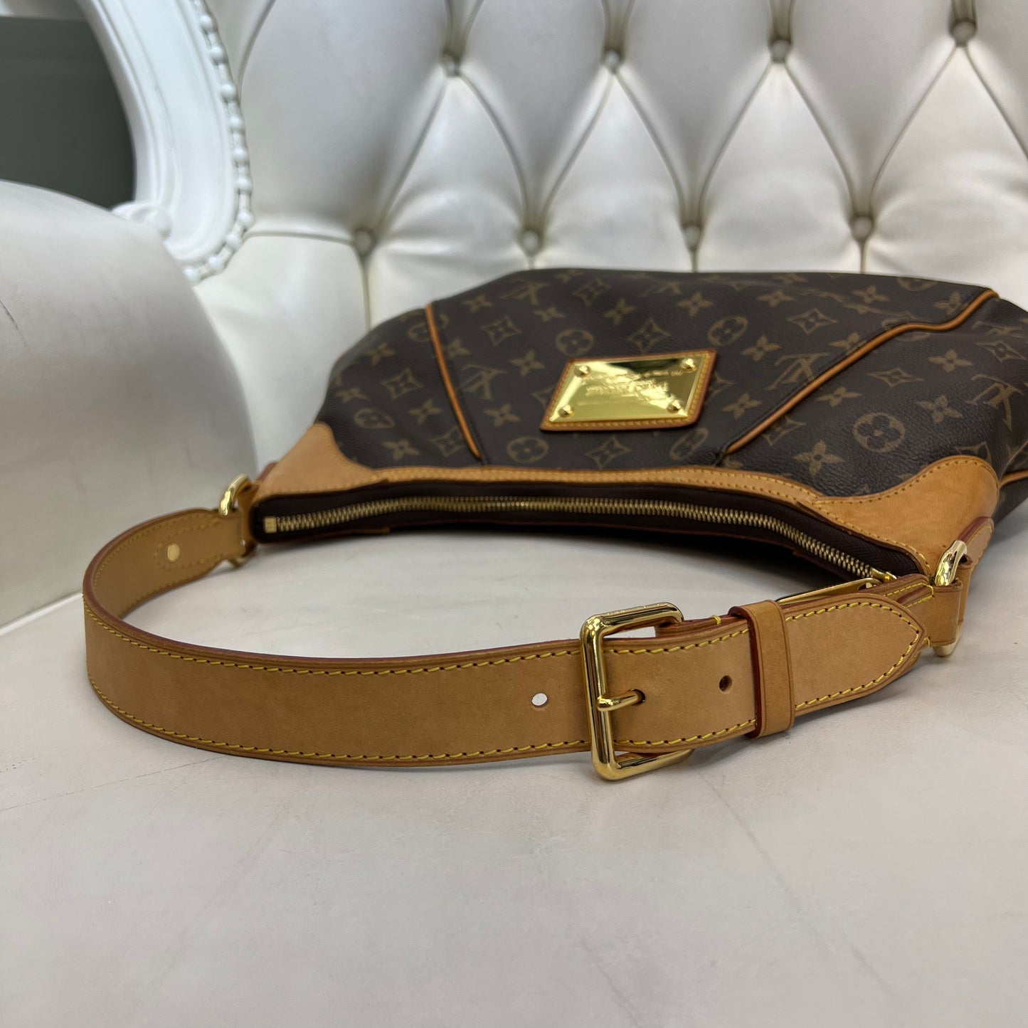 Louis Vuitton Thames Monogram