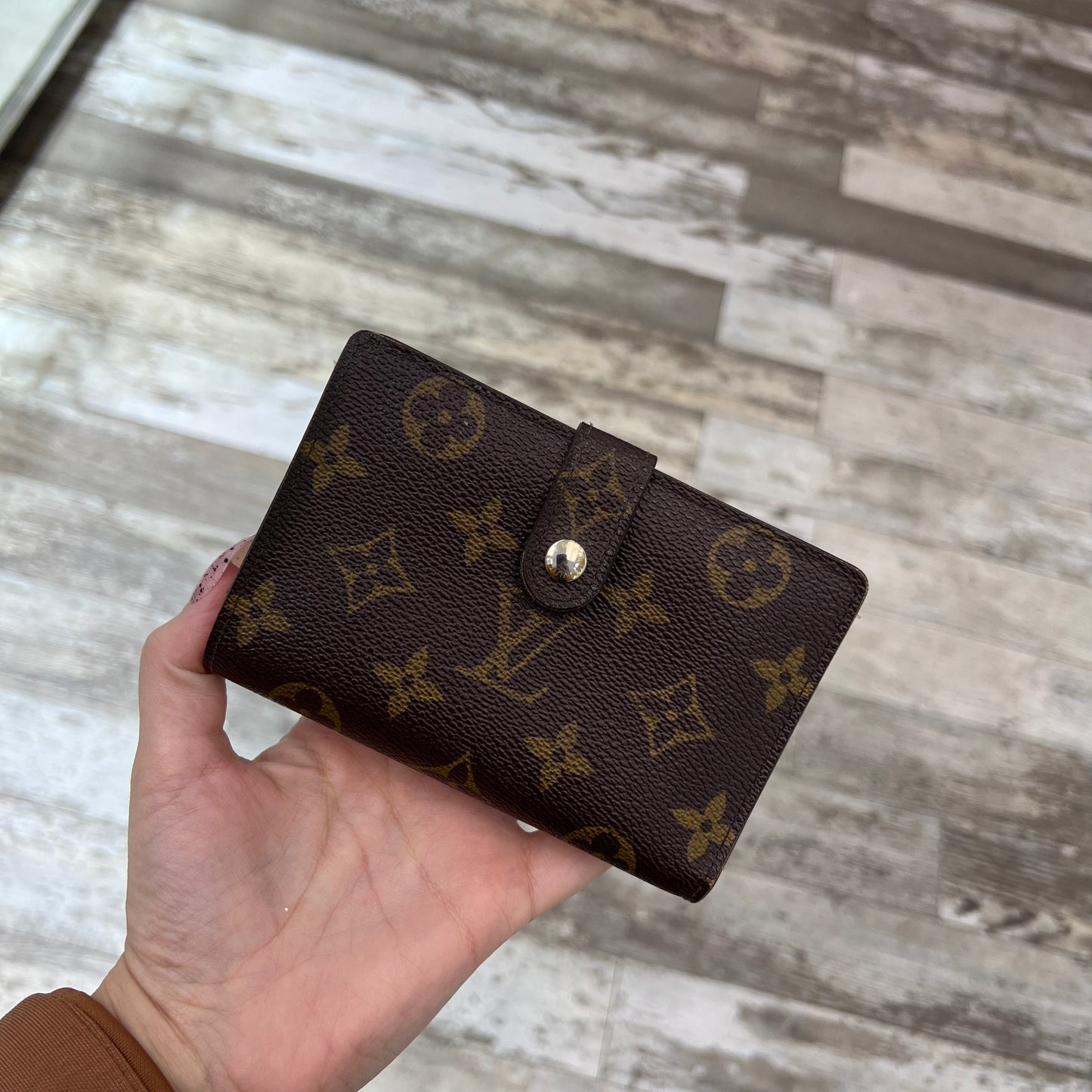 Louis Vuitton Kiss Lock Compact