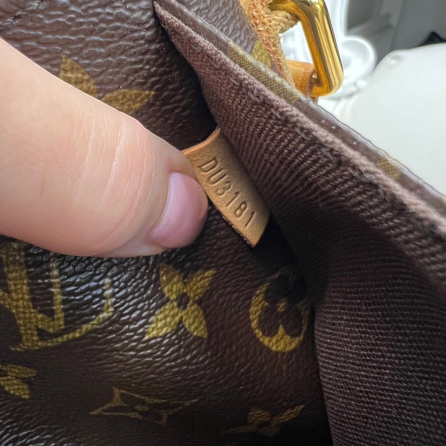 Louis Vuitton Menilmontant MM