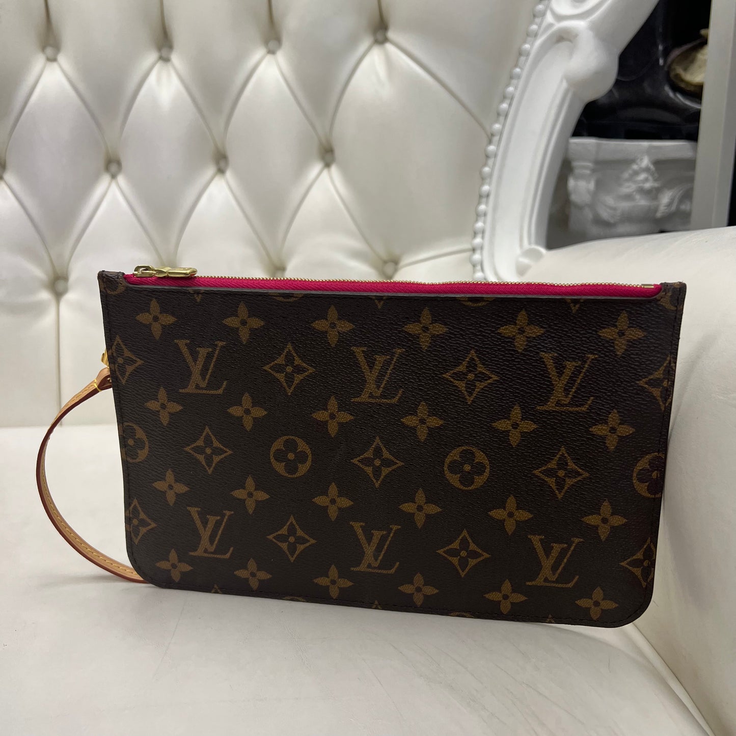 Louis Vuitton Neverfull Pouch Monogram Fuschia