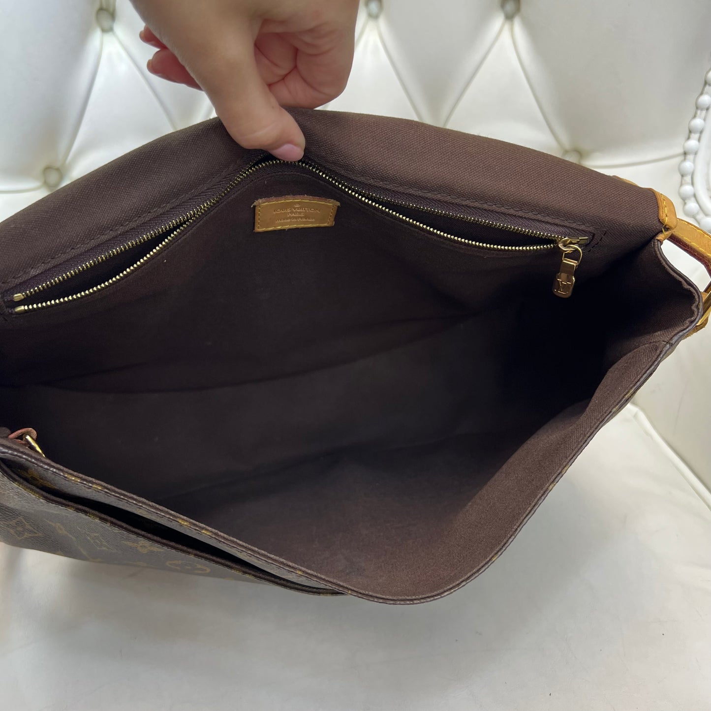 Louis Vuitton Menilmontant MM