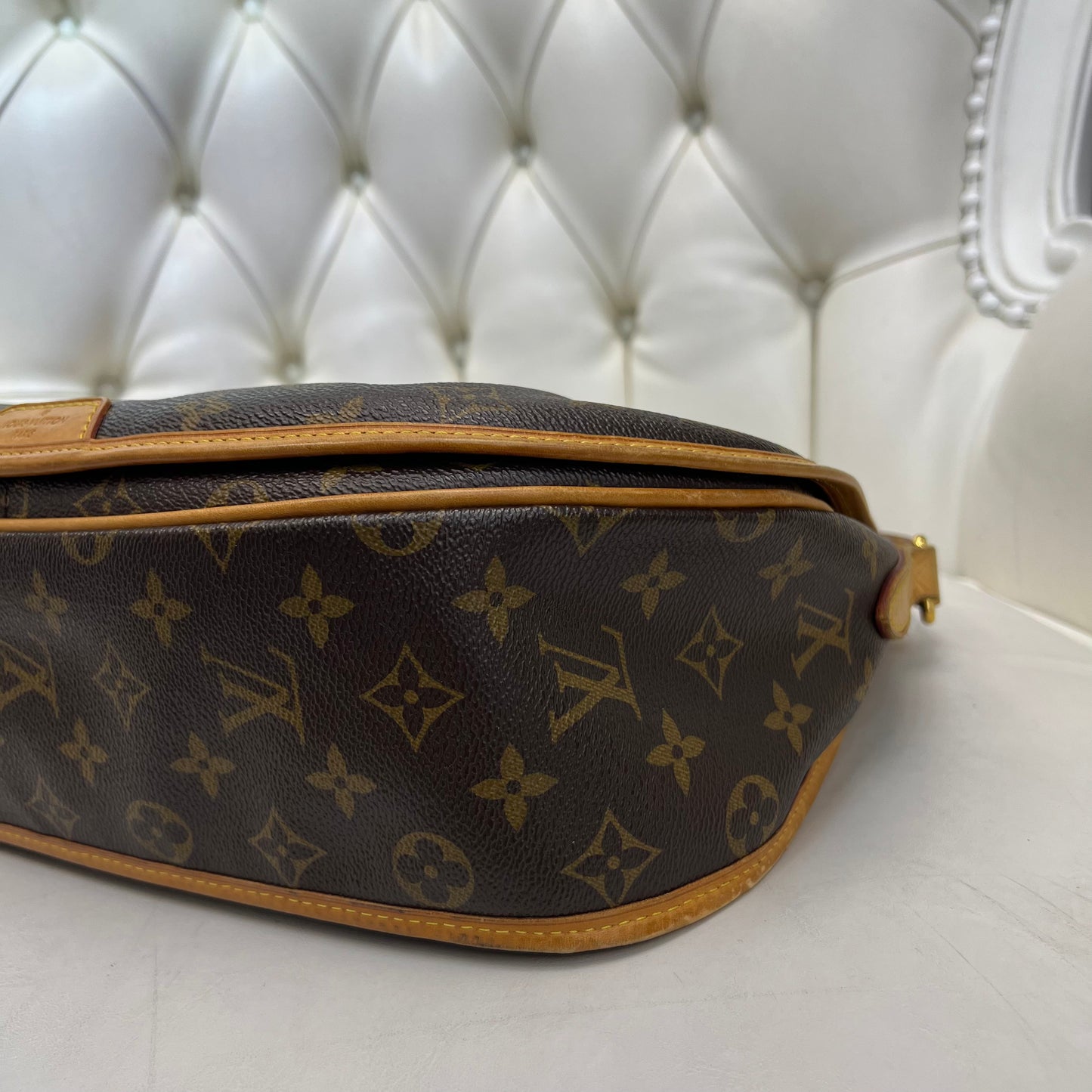 Louis Vuitton Menilmontant MM