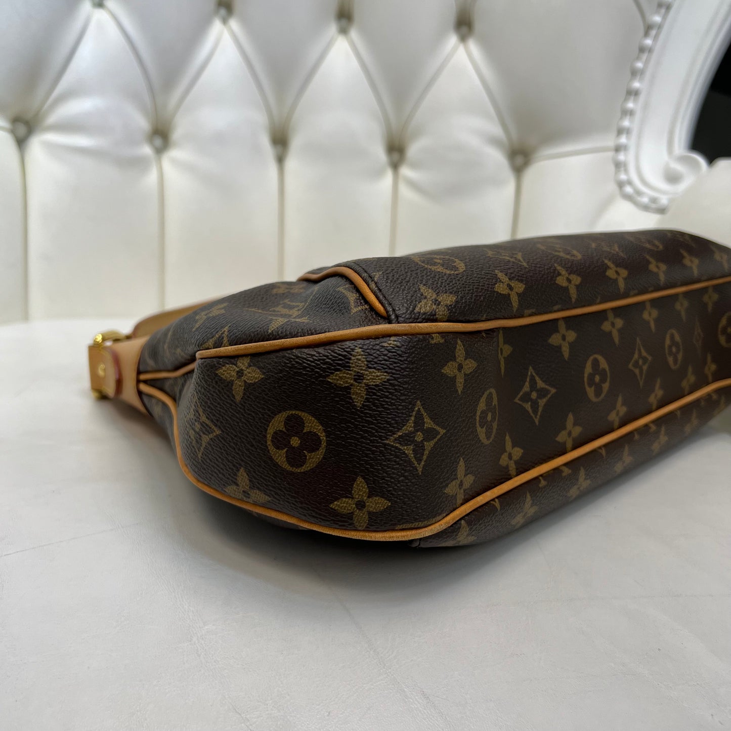 Louis Vuitton Thames Monogram