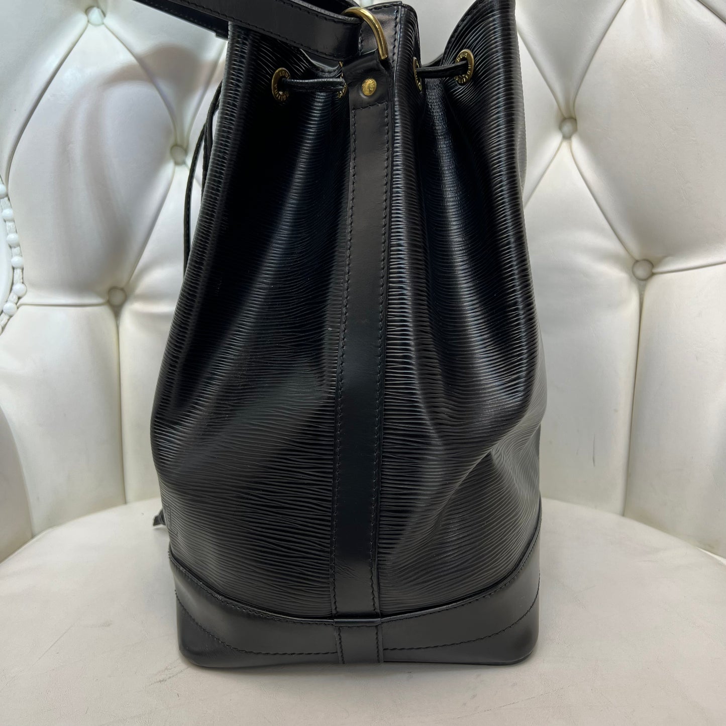 Louis Vuitton Noe Black Epi Leather